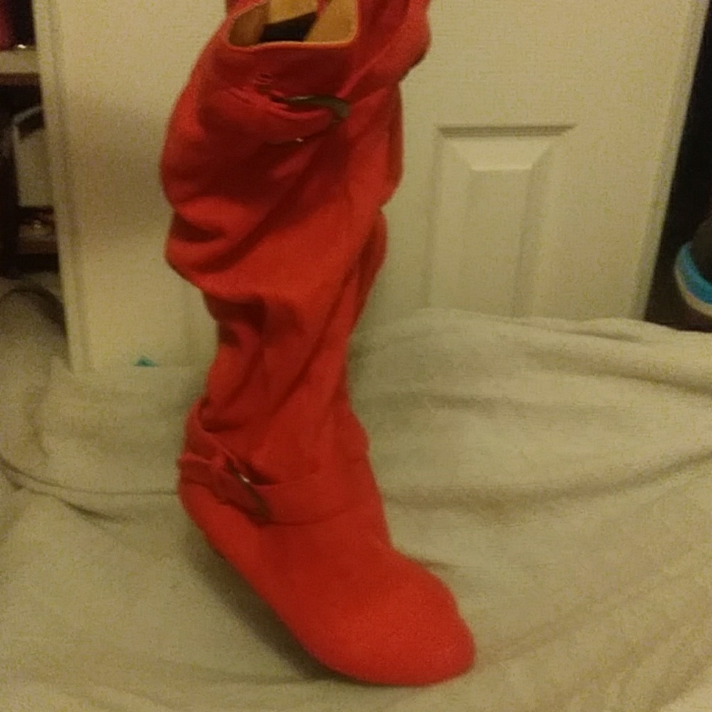 Boots - Picture 3 of 6